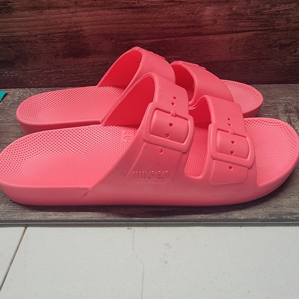 Freedom Moses Slides Glow Fluorescent Pink Size 39/40 EUC - Picture 2 of 6